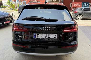 Внедорожник / Кроссовер Audi Q5 2017 в 