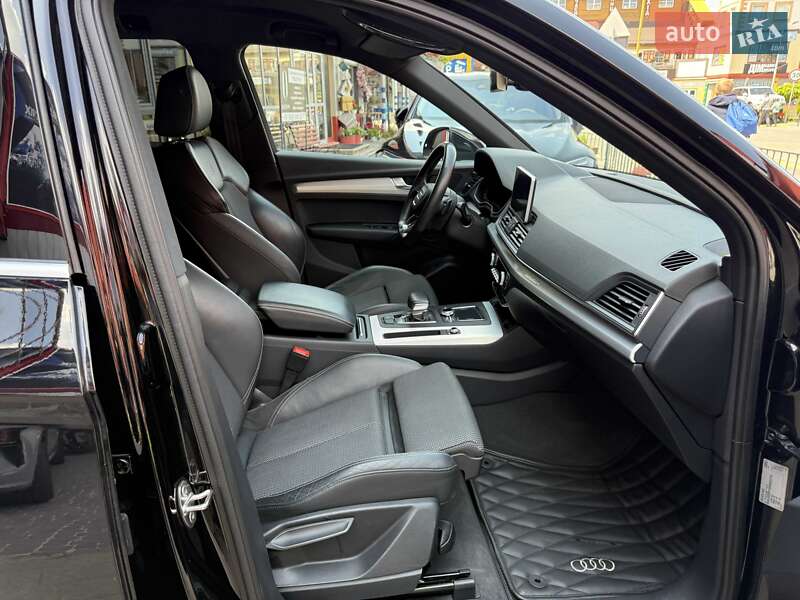 Позашляховик / Кросовер Audi Q5 2017 в Львові