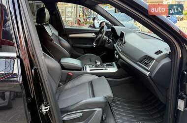 Внедорожник / Кроссовер Audi Q5 2017 в 