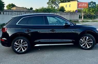 Внедорожник / Кроссовер Audi Q5 2021 в 