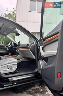 Внедорожник / Кроссовер Audi Q5 2021 в 