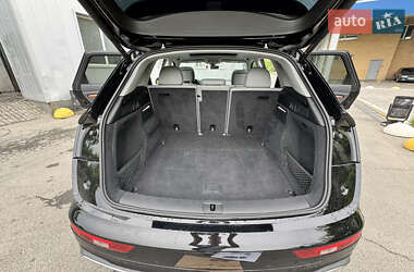 Внедорожник / Кроссовер Audi Q5 2021 в 