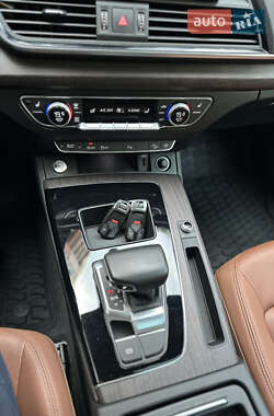 Внедорожник / Кроссовер Audi Q5 2021 в 