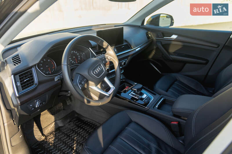 Позашляховик / Кросовер Audi Q5 2022 в Львові