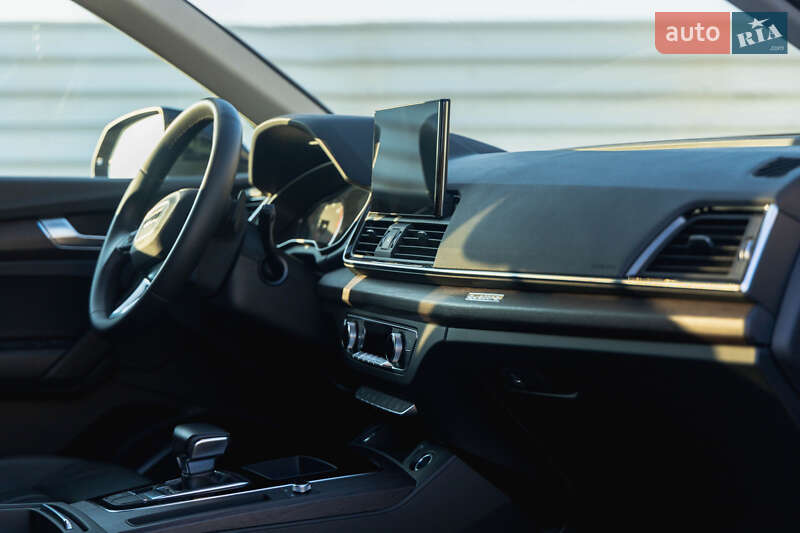Позашляховик / Кросовер Audi Q5 2022 в Львові