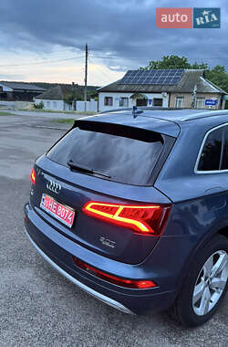 Внедорожник / Кроссовер Audi Q5 2018 в 