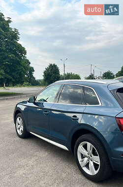 Внедорожник / Кроссовер Audi Q5 2018 в 