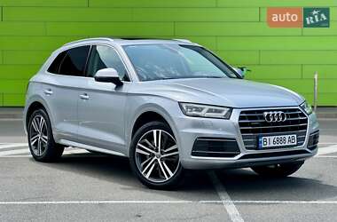 Внедорожник / Кроссовер Audi Q5 2018 в 