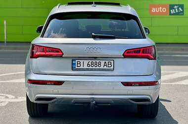 Внедорожник / Кроссовер Audi Q5 2018 в 