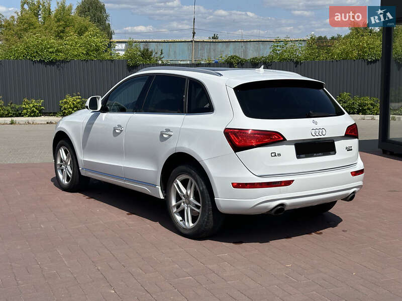 Внедорожник / Кроссовер Audi Q5 2016 в Ровно