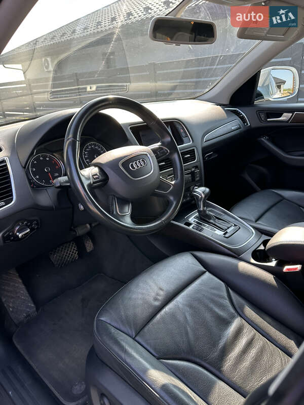 Внедорожник / Кроссовер Audi Q5 2016 в Ровно