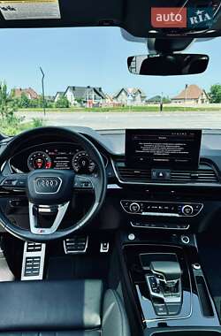 Внедорожник / Кроссовер Audi Q5 2021 в 