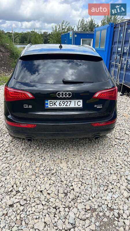 Внедорожник / Кроссовер Audi Q5 2011 в 