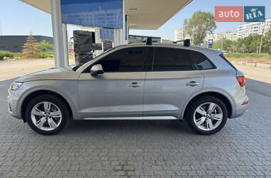 Внедорожник / Кроссовер Audi Q5 2018 в 