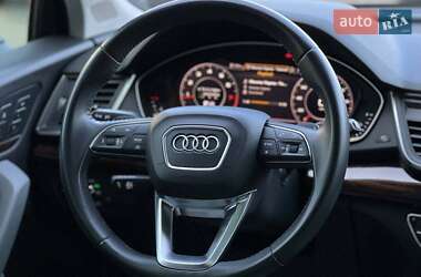Внедорожник / Кроссовер Audi Q5 2017 в 