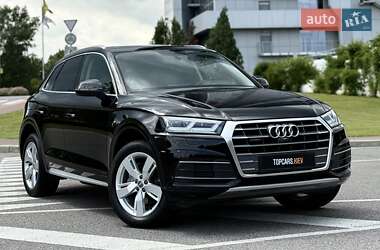 Внедорожник / Кроссовер Audi Q5 2018 в 