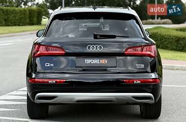Внедорожник / Кроссовер Audi Q5 2018 в 