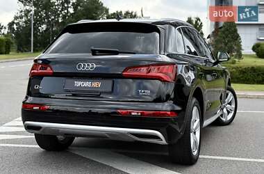 Внедорожник / Кроссовер Audi Q5 2018 в 