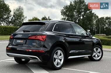 Внедорожник / Кроссовер Audi Q5 2018 в 