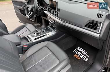 Внедорожник / Кроссовер Audi Q5 2018 в 