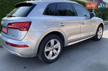 Внедорожник / Кроссовер Audi Q5 2018 в 