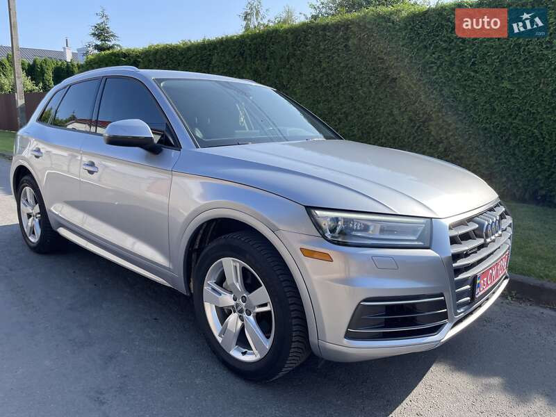 Внедорожник / Кроссовер Audi Q5 2018 в 