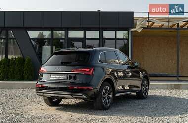 Внедорожник / Кроссовер Audi Q5 2021 в 