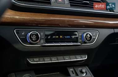 Внедорожник / Кроссовер Audi Q5 2021 в 