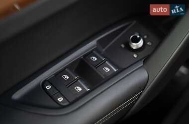 Внедорожник / Кроссовер Audi Q5 2021 в 
