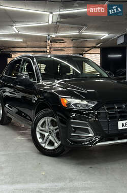 Внедорожник / Кроссовер Audi Q5 2021 в 