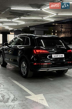 Внедорожник / Кроссовер Audi Q5 2021 в 