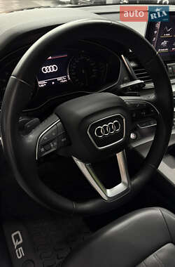 Внедорожник / Кроссовер Audi Q5 2021 в 