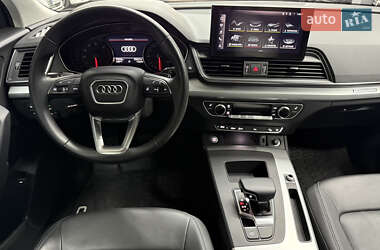 Внедорожник / Кроссовер Audi Q5 2021 в 