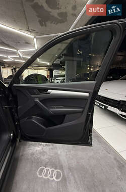 Внедорожник / Кроссовер Audi Q5 2021 в 