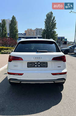Внедорожник / Кроссовер Audi Q5 2021 в 