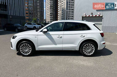 Внедорожник / Кроссовер Audi Q5 2021 в 