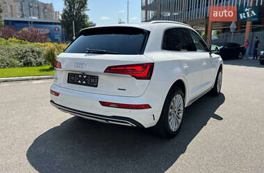 Внедорожник / Кроссовер Audi Q5 2021 в 