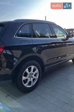 Внедорожник / Кроссовер Audi Q5 2010 в 