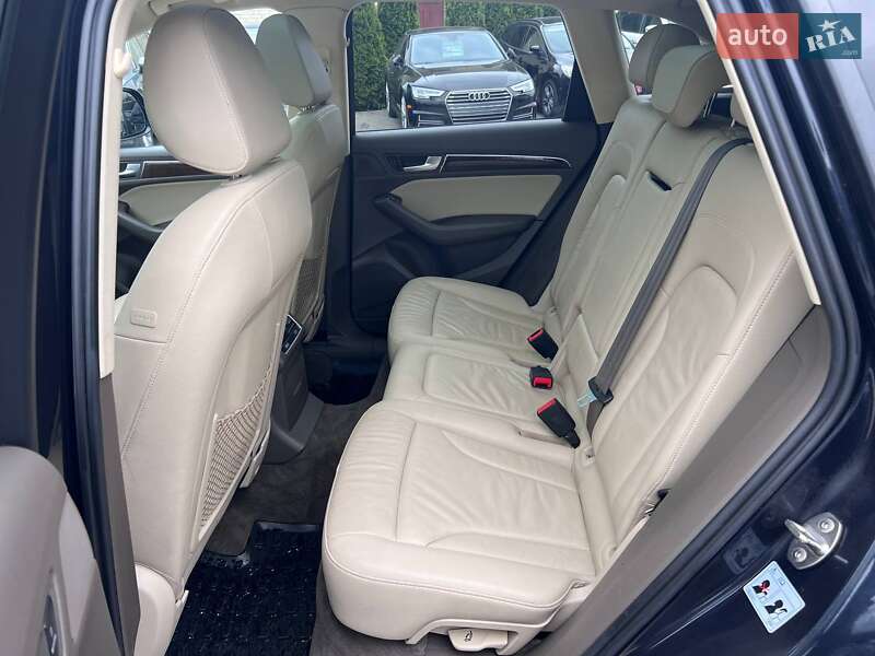 Внедорожник / Кроссовер Audi Q5 2015 в Нововолынске