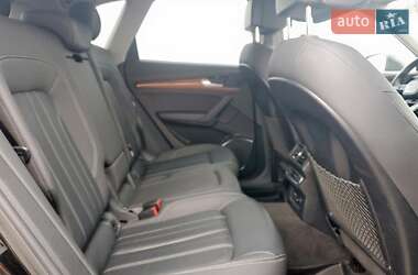 Внедорожник / Кроссовер Audi Q5 2021 в 