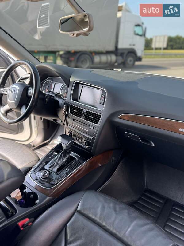 Внедорожник / Кроссовер Audi Q5 2011 в Золотоноше