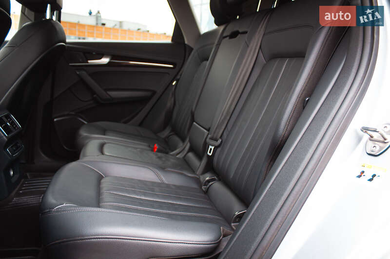 Внедорожник / Кроссовер Audi Q5 2018 в Киеве