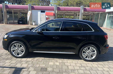 Внедорожник / Кроссовер Audi Q5 2017 в 
