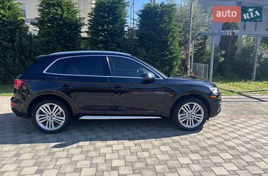 Внедорожник / Кроссовер Audi Q5 2017 в 