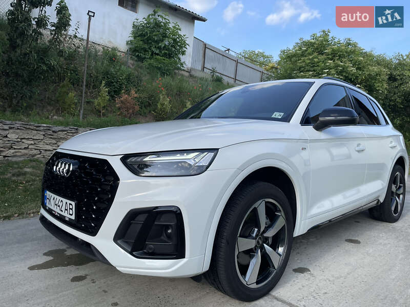 Внедорожник / Кроссовер Audi Q5 2023 в Ровно