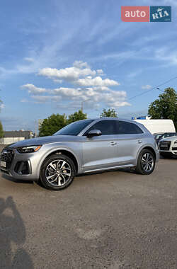 Внедорожник / Кроссовер Audi Q5 2022 в 