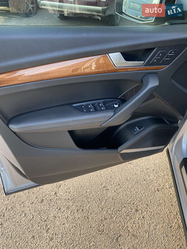 Внедорожник / Кроссовер Audi Q5 2022 в Тернополе