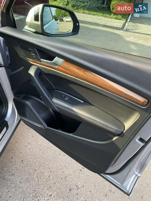 Внедорожник / Кроссовер Audi Q5 2022 в Тернополе