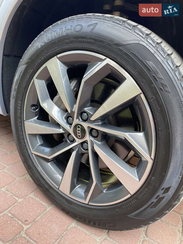 Внедорожник / Кроссовер Audi Q5 2022 в Тернополе