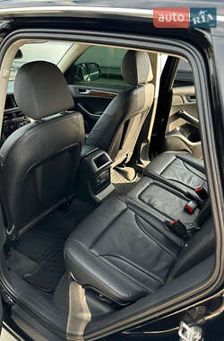 Внедорожник / Кроссовер Audi Q5 2009 в 